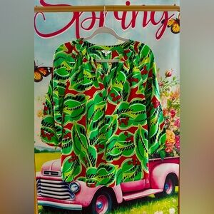 crown & ivy Green and Red Leaf-Print Peasant Blouse